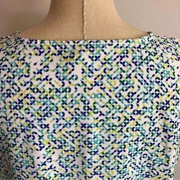 Hilary Radley Women's Patterned Short Sleeve Blouse Size Medium - Picture 4 of 5